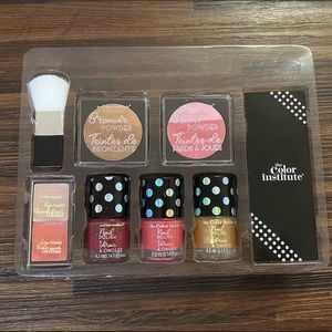 6 brand-new makeup and nail polishes only for 15$